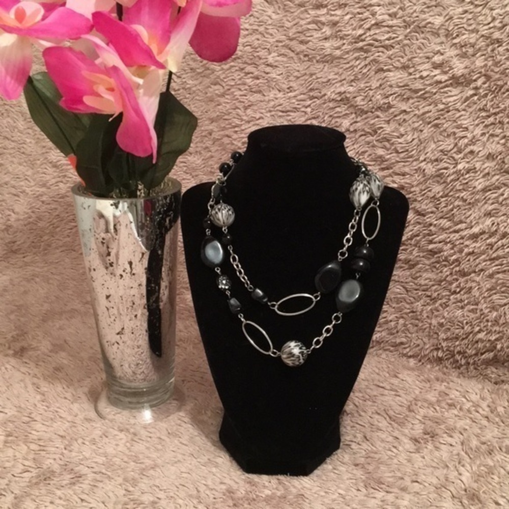 BLACK @ SILVER Beaded Necklace